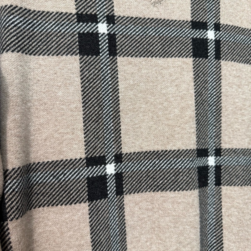 Women’s Max Studio V-Neck Plaid Sweater Plus Size - Picture 7 of 7